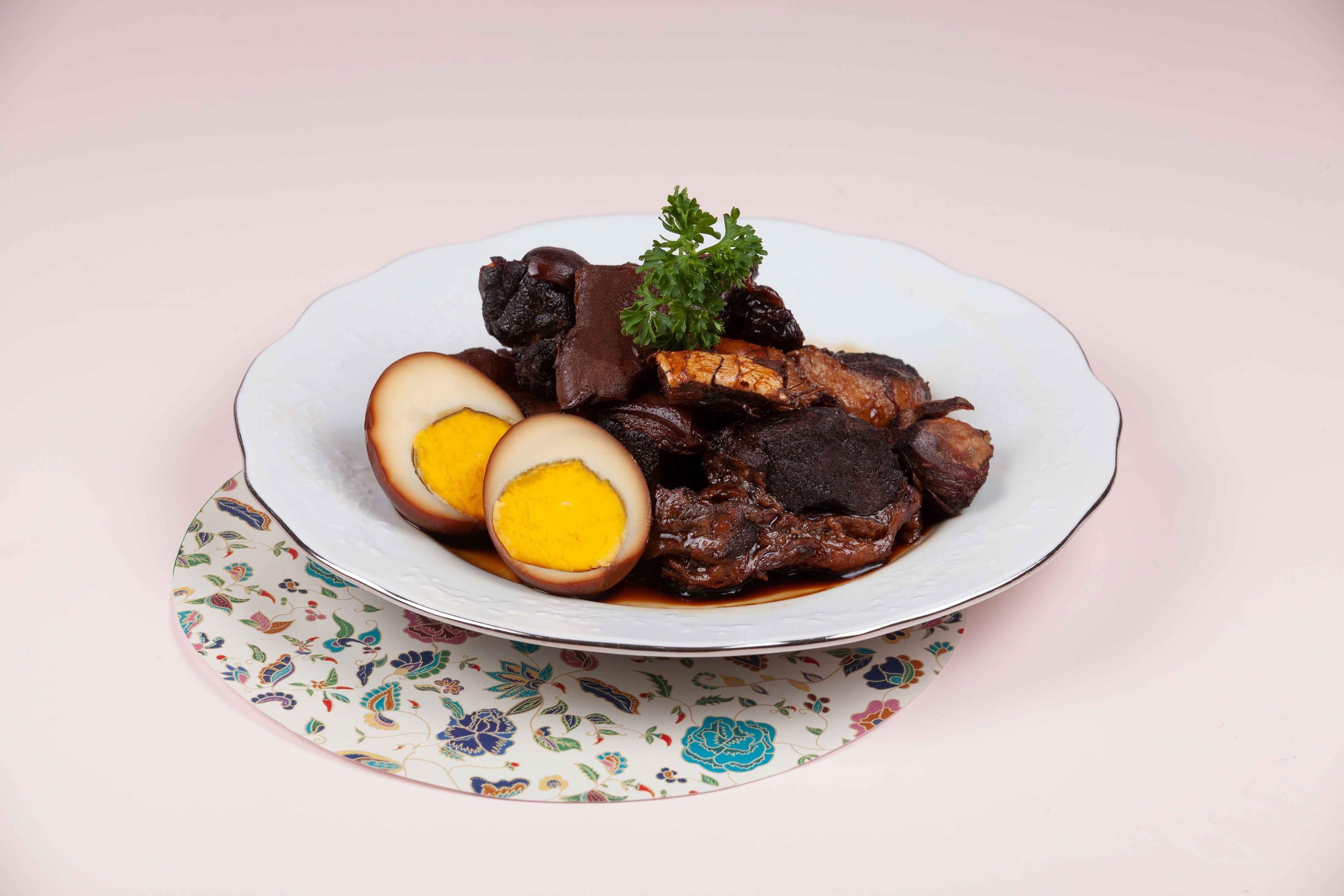 Pig's Trotter with Ginger, Vinegar and Egg
